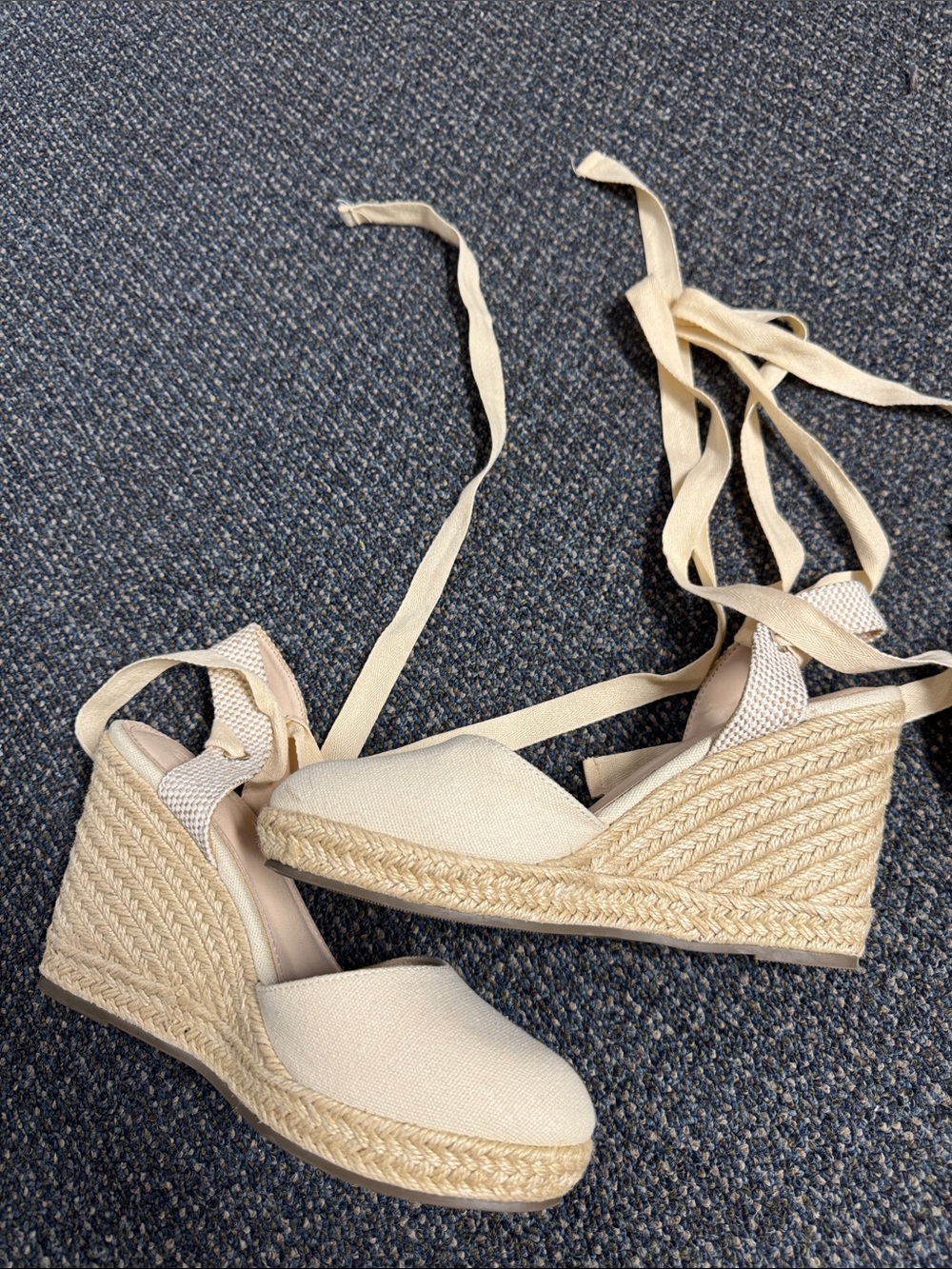 Zby wedges size 8.5 // 080410
